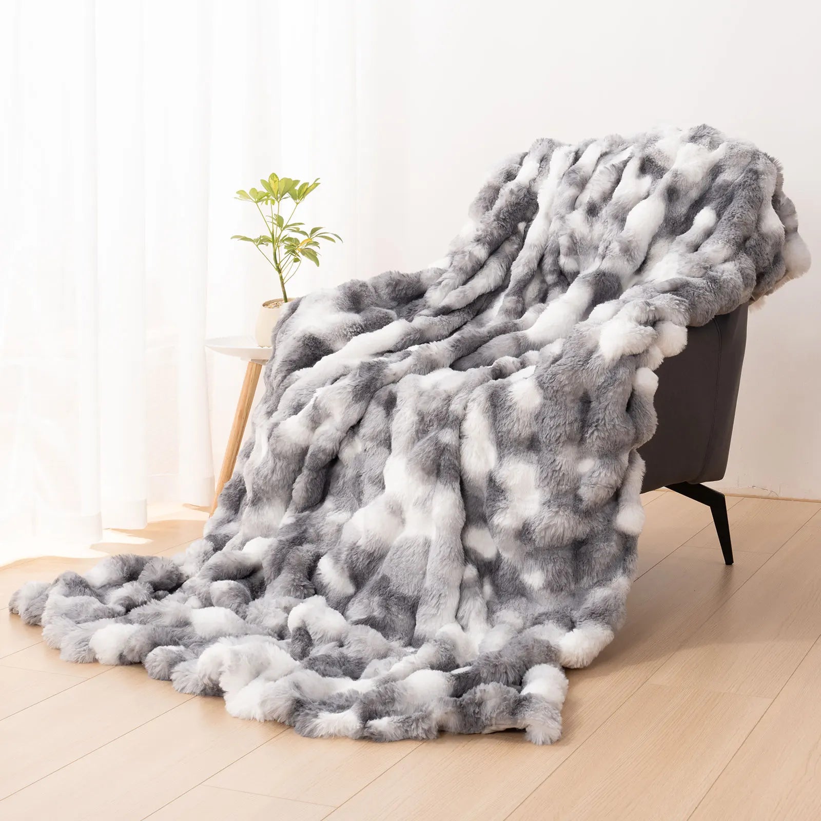 Luxurious Faux Rabbit Fur Winter Blanket