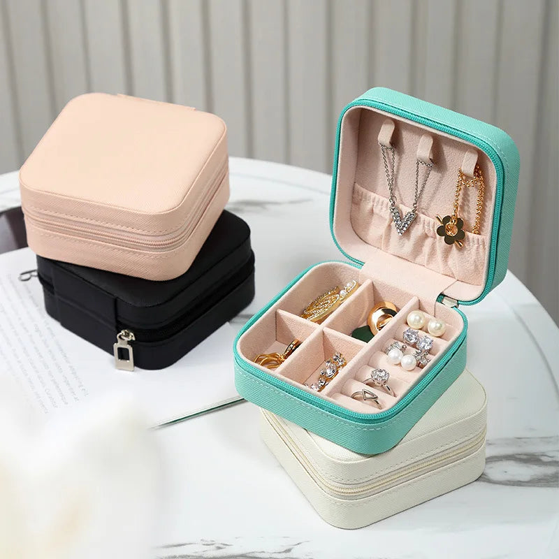 Portable Macaroon Jewelry Box Small Faux Leather Jewelry Case (White)