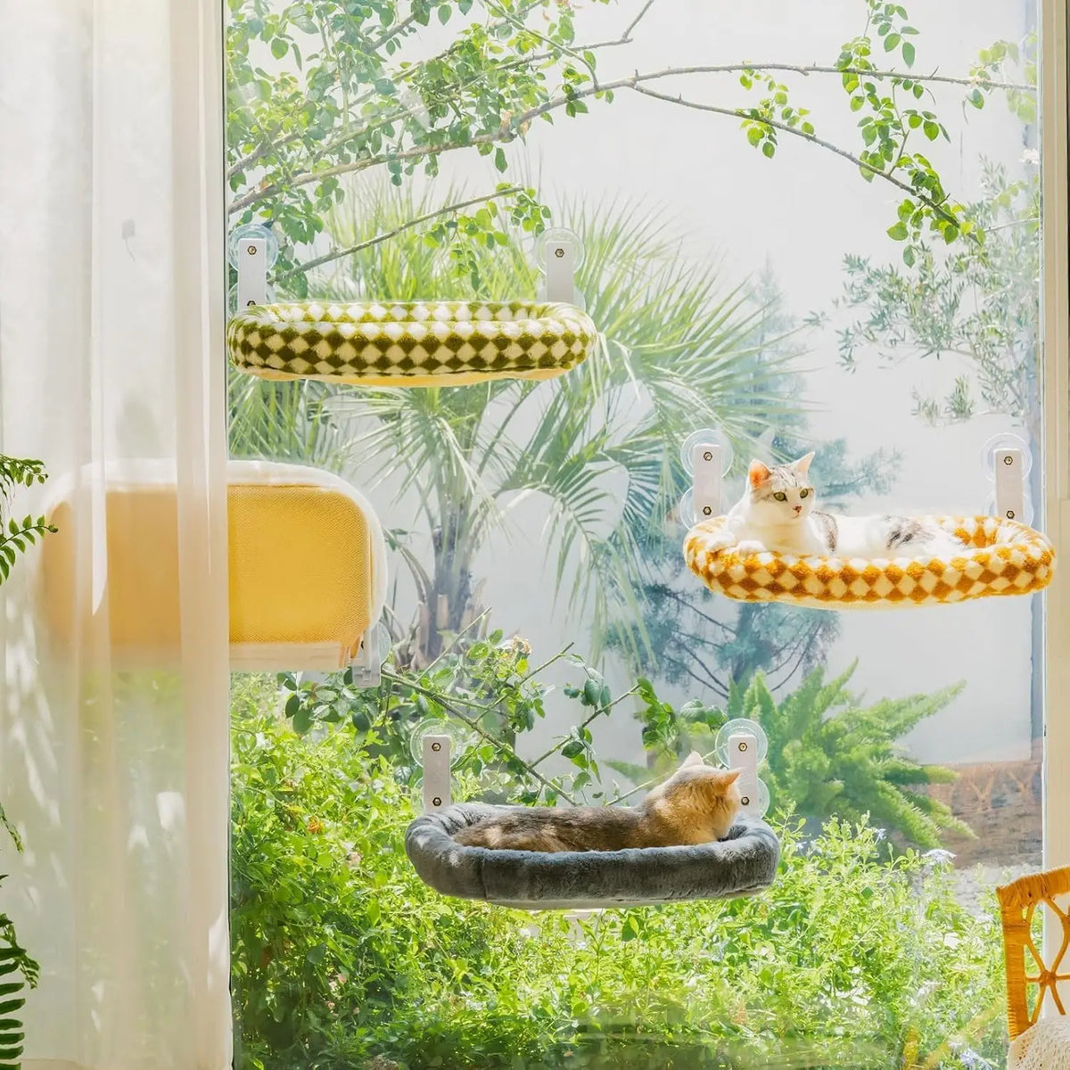 Foldable Cat Window Perch with Strong Suction Cups (Off White)