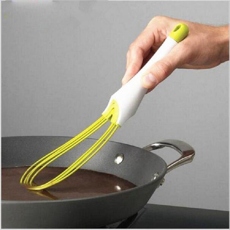 Multifunctional Rotating Hand Egg Beater Plastic Dough Mixer