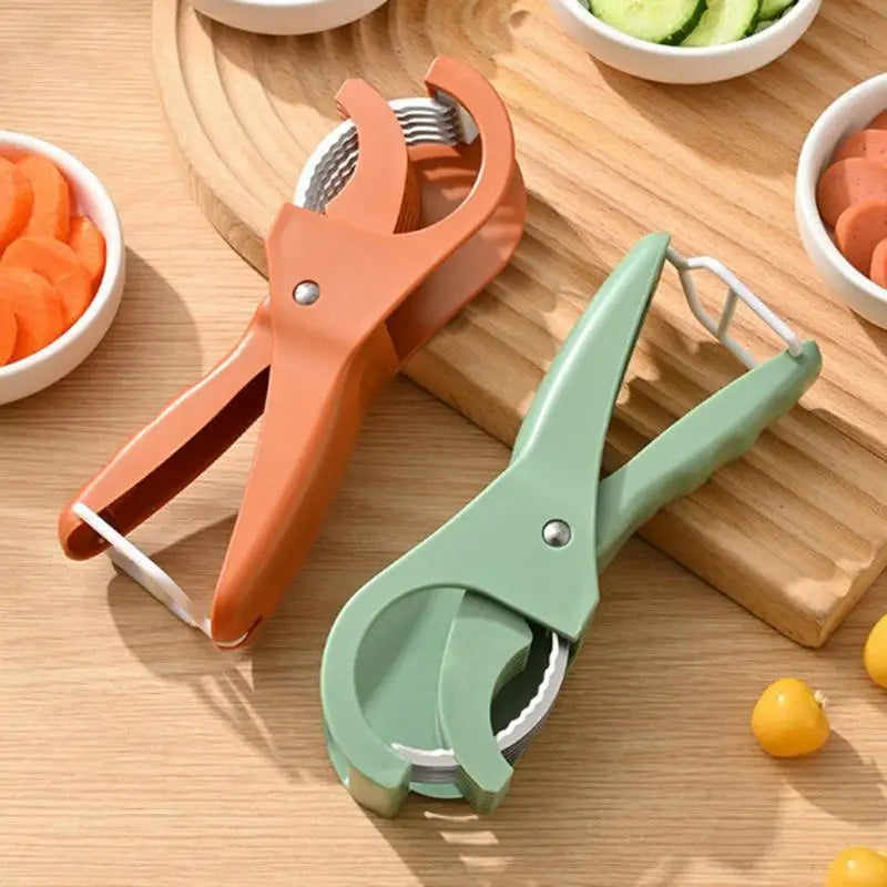 Vegetable Slicer Salad Press Chopper Handheld Kitchen Tool (Green)
