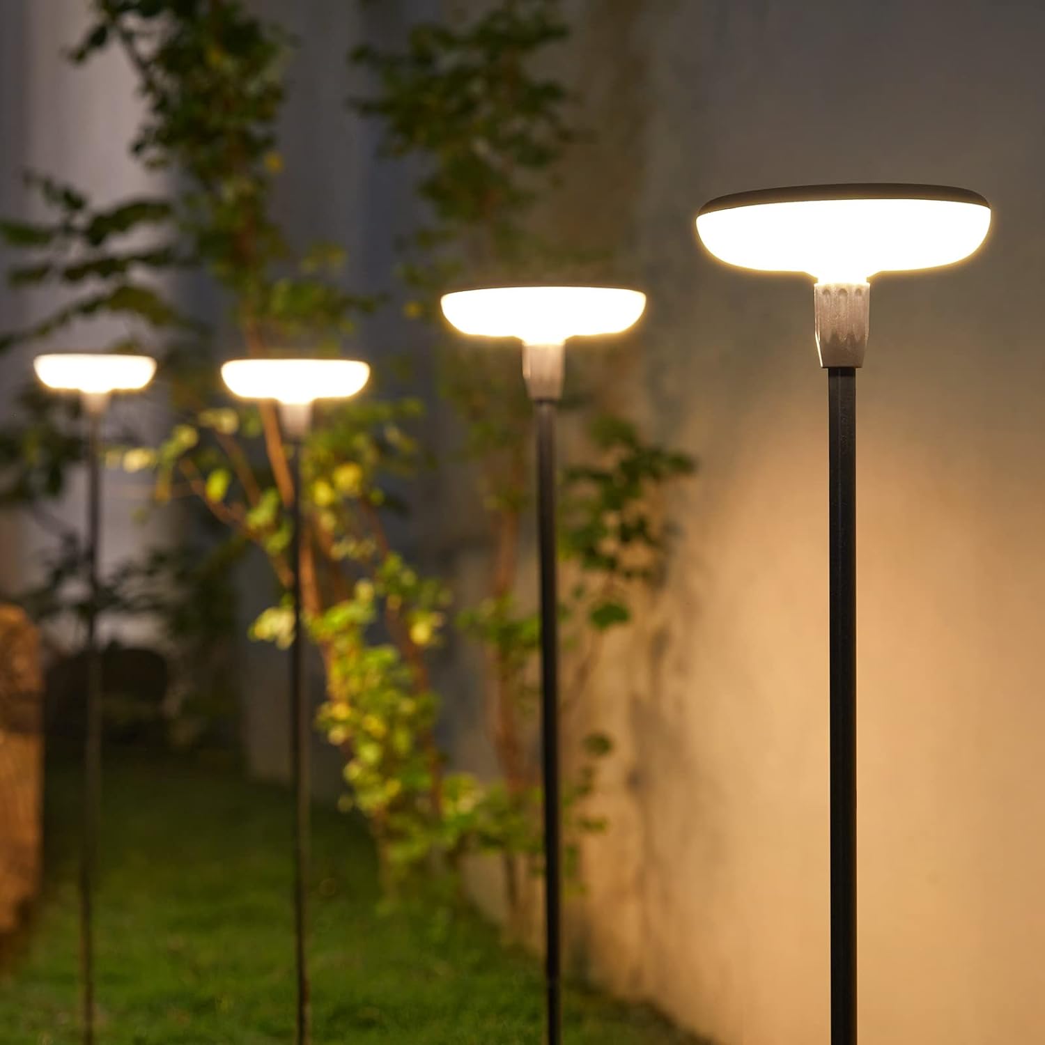 Solar Outdoor Lights 6 Pack Super Bright Solar Garden Lights Outdoor Waterproof