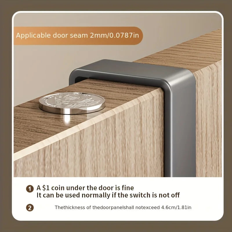 Multifunctional Metal 5-Hooks Over-the-Door Storage Rack (Gray)