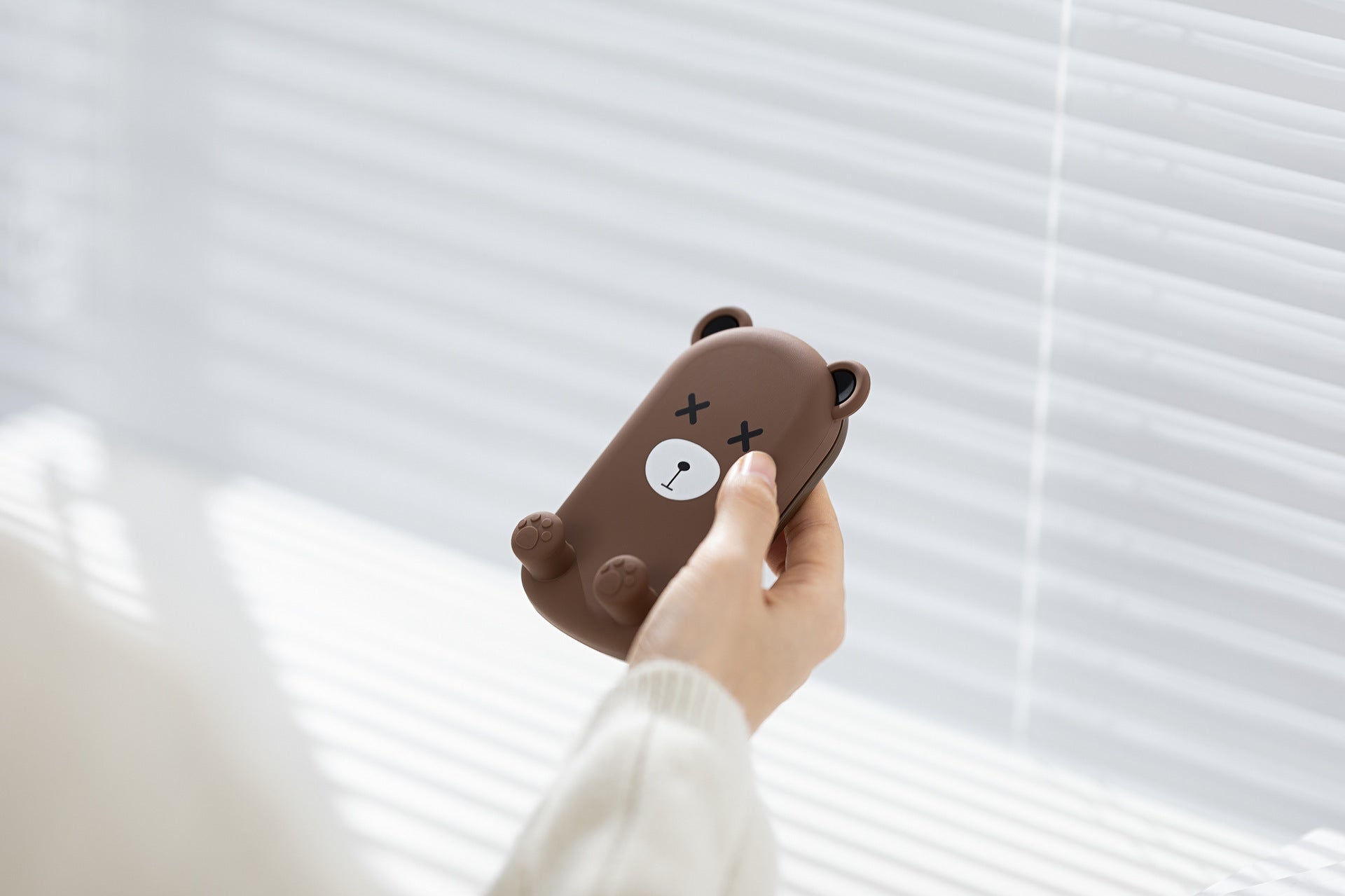 Folding Cute and Stretchable Bear Phone Holder for Desk