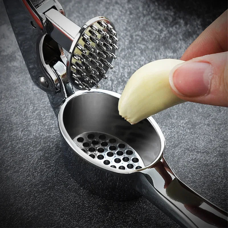 Handheld Manually Mashed Garlic Machine Garlic Crusher Kitchen Tools (Light Gray)