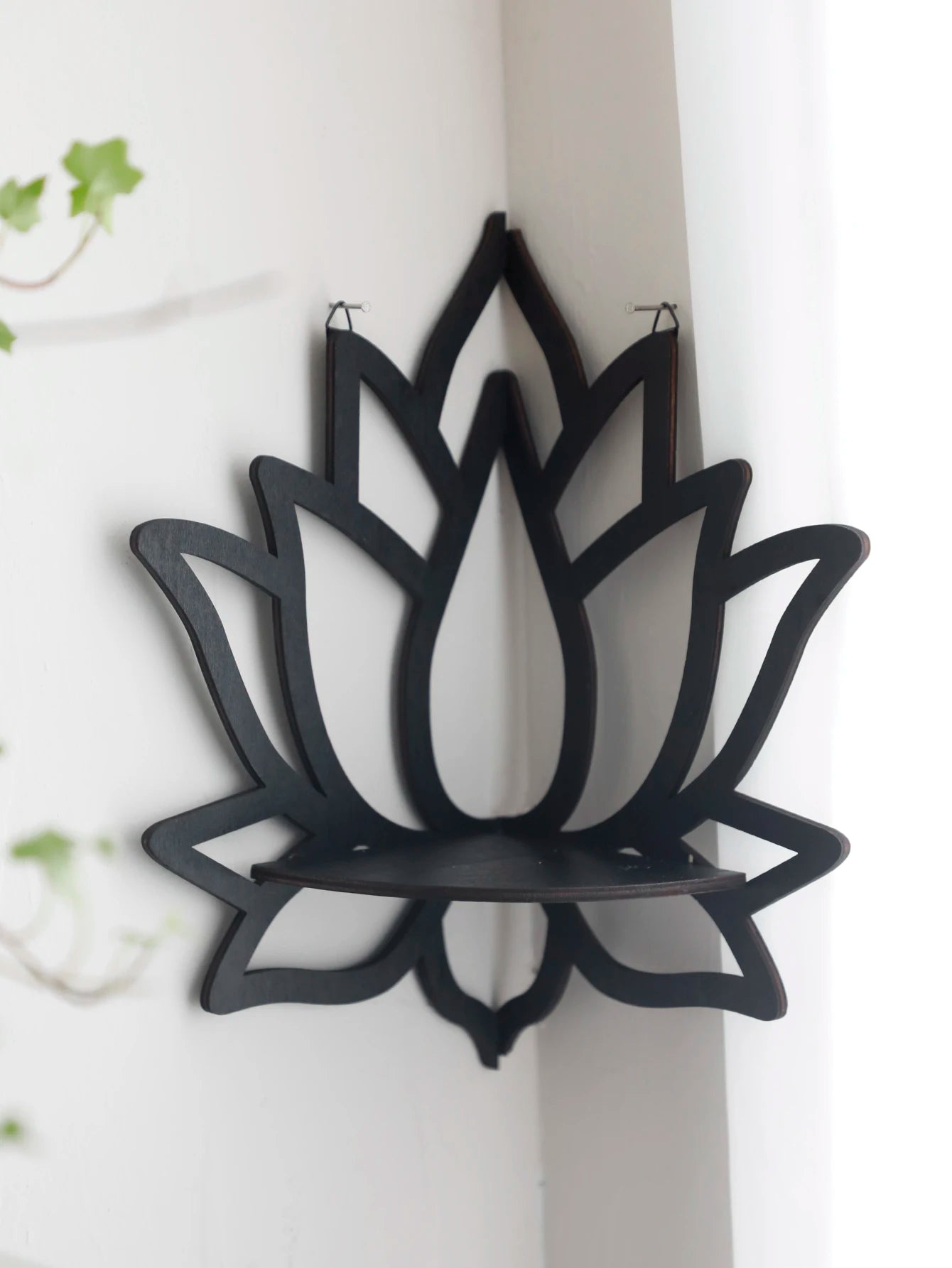 Lotus Corner Shelf Crystal Display, Essential Oil Storage Home Decor (Black)