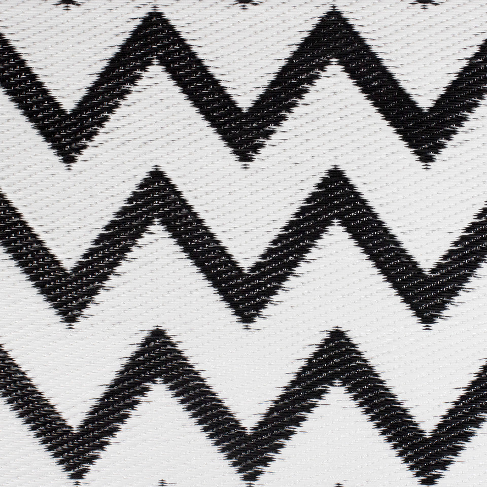 Chevron Design Indoor Outdoor Rug 4&#39; x 6&#39;