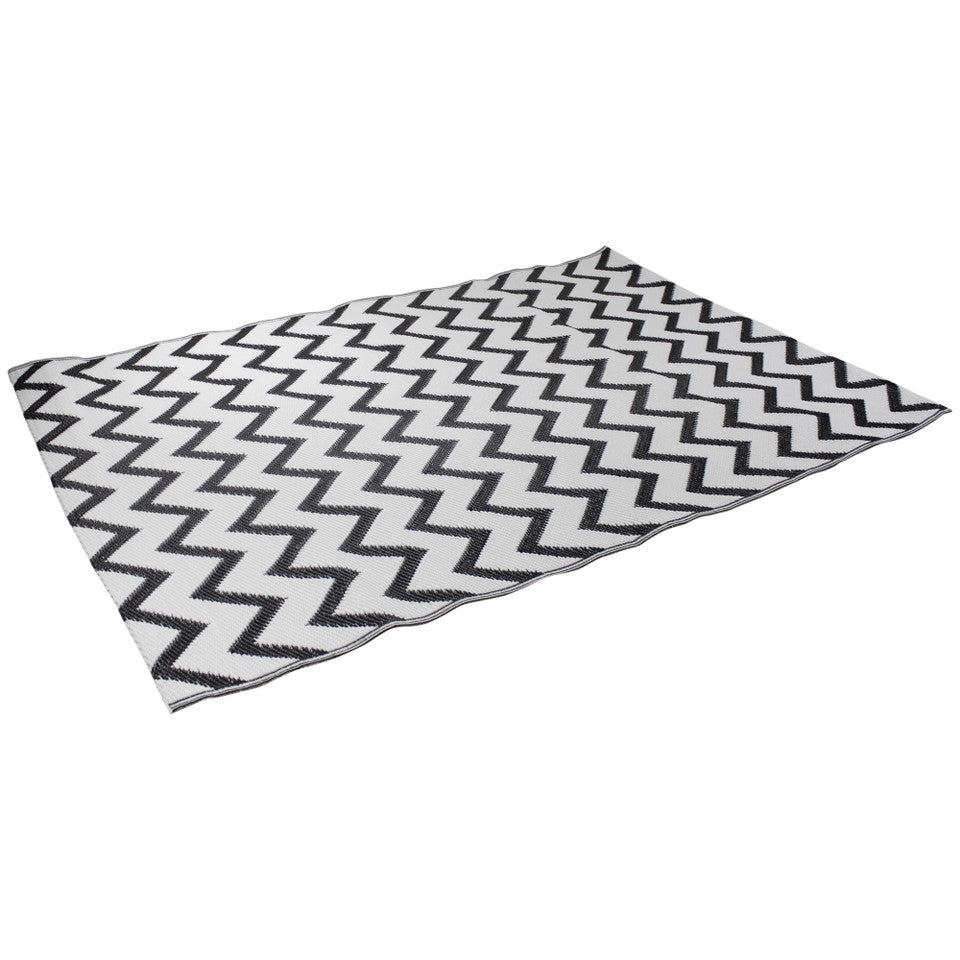 Chevron Design Indoor Outdoor Rug 4&#39; x 6&#39;