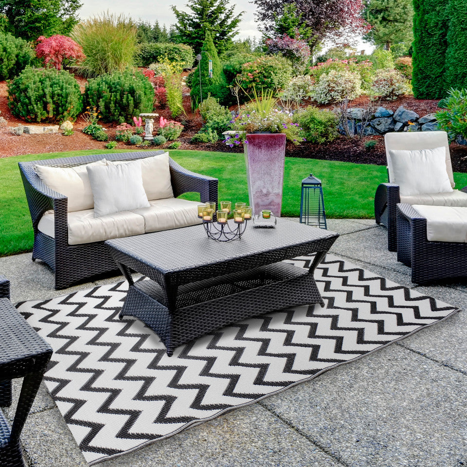 Chevron Design Indoor Outdoor Rug 4&#39; x 6&#39;